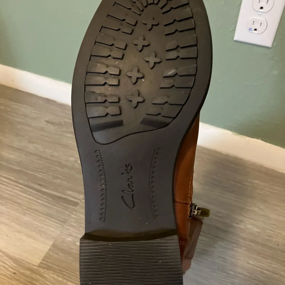 NWOT Clarks Leather Knee High Boots - Picture 4 of 15